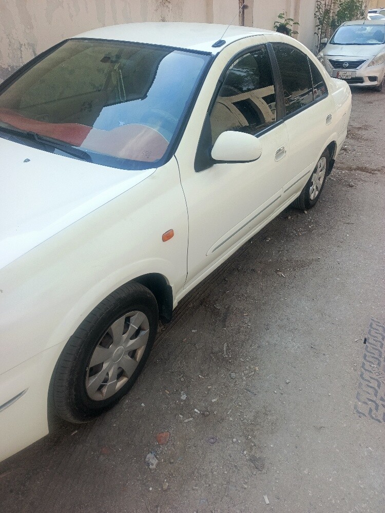 نيسان صني موديل 2004 للبيع - 1