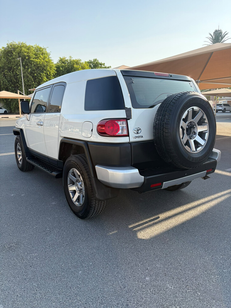 Toyota FJ Crusier 2014 . - 4