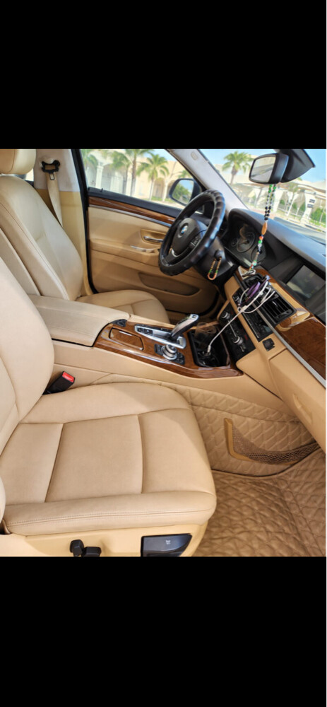 BMW 520i 2013 – Clean & Well Equipp - 2