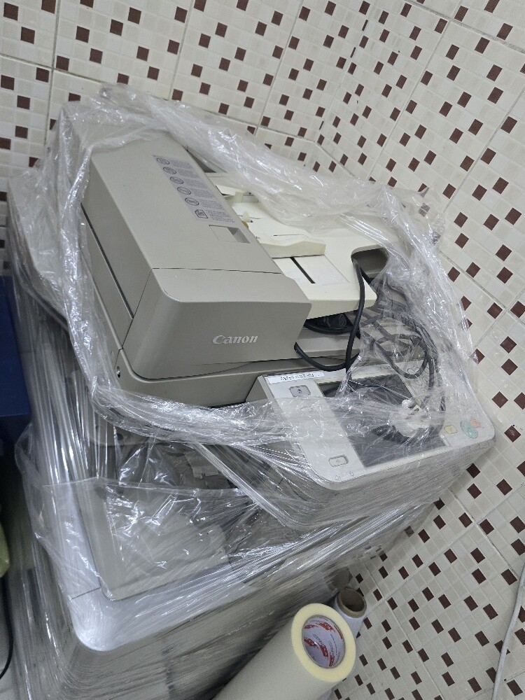xerox and canon. selling 2 printer. - 4