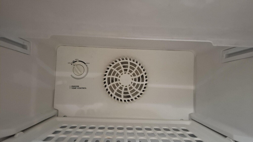 Daweoo Upright Freezer - 2