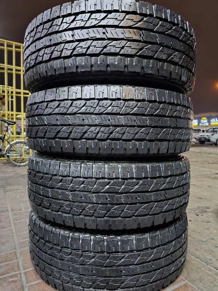 285-70-17,,,, Yokohama brand - 9