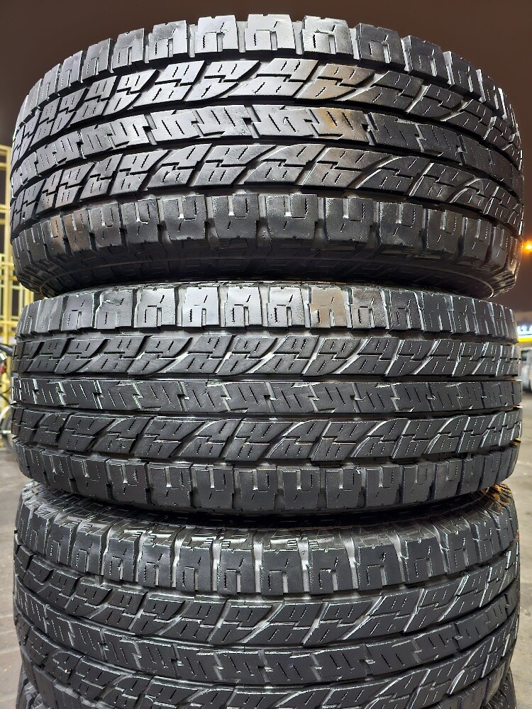 285-70-17,,,, Yokohama brand - 4