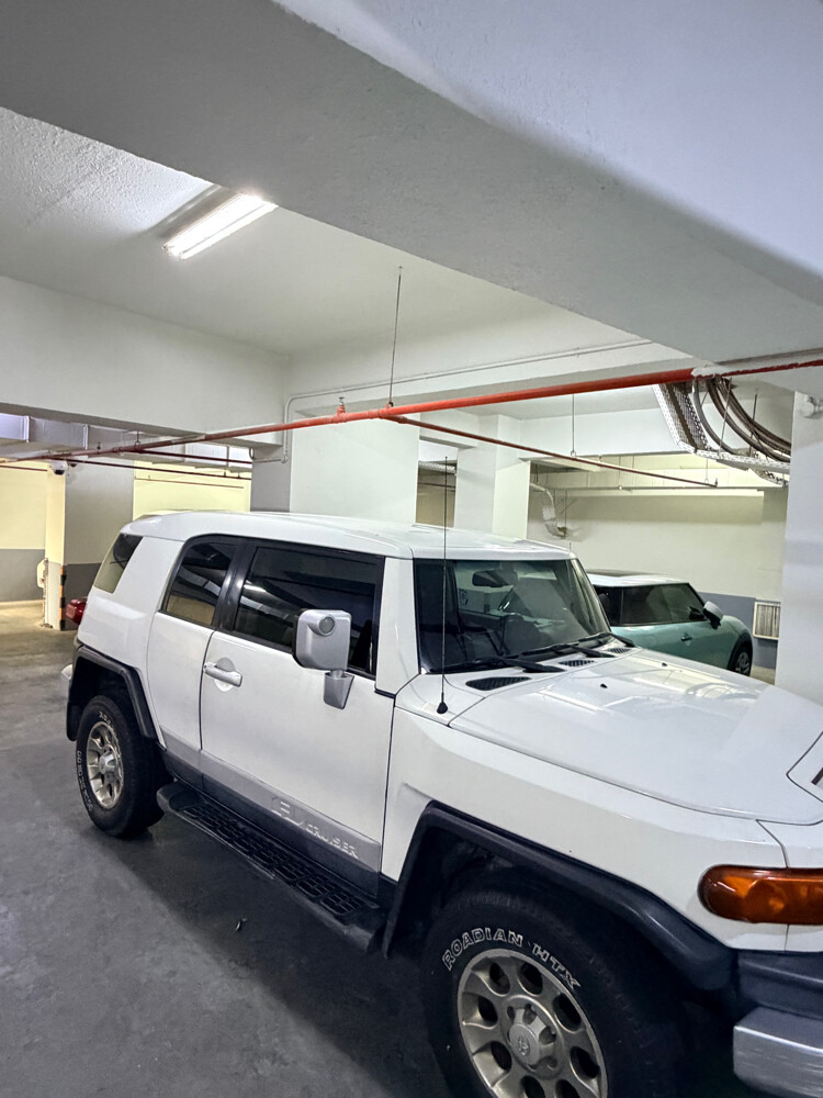 fj 2012 perfect condition. - 10