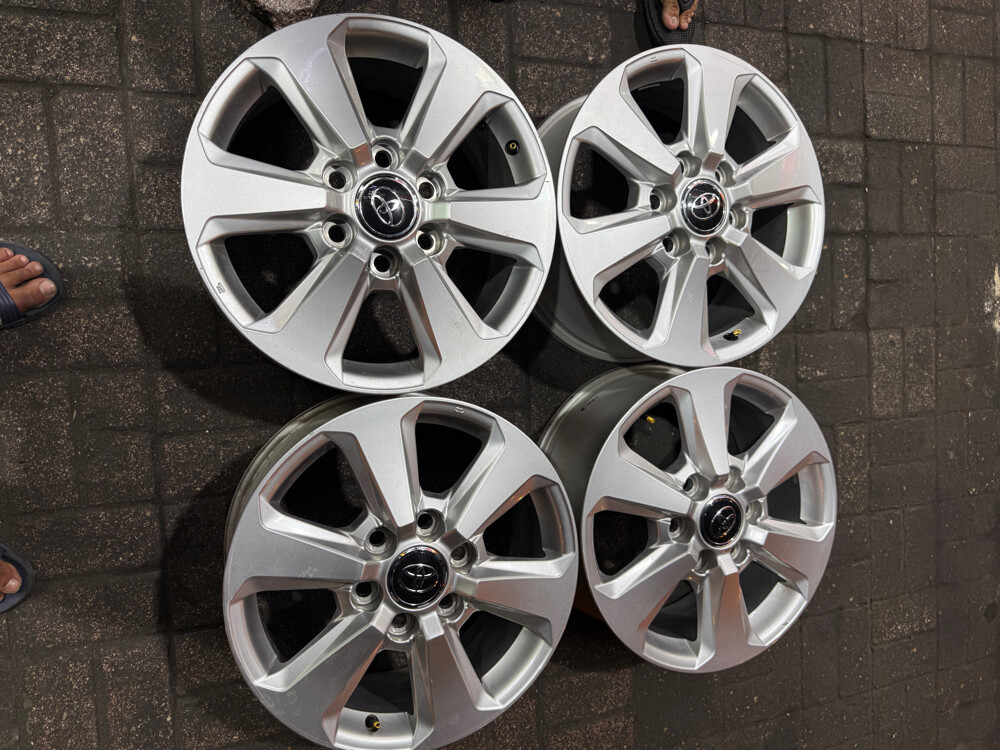 18 inch orginal rim - 5