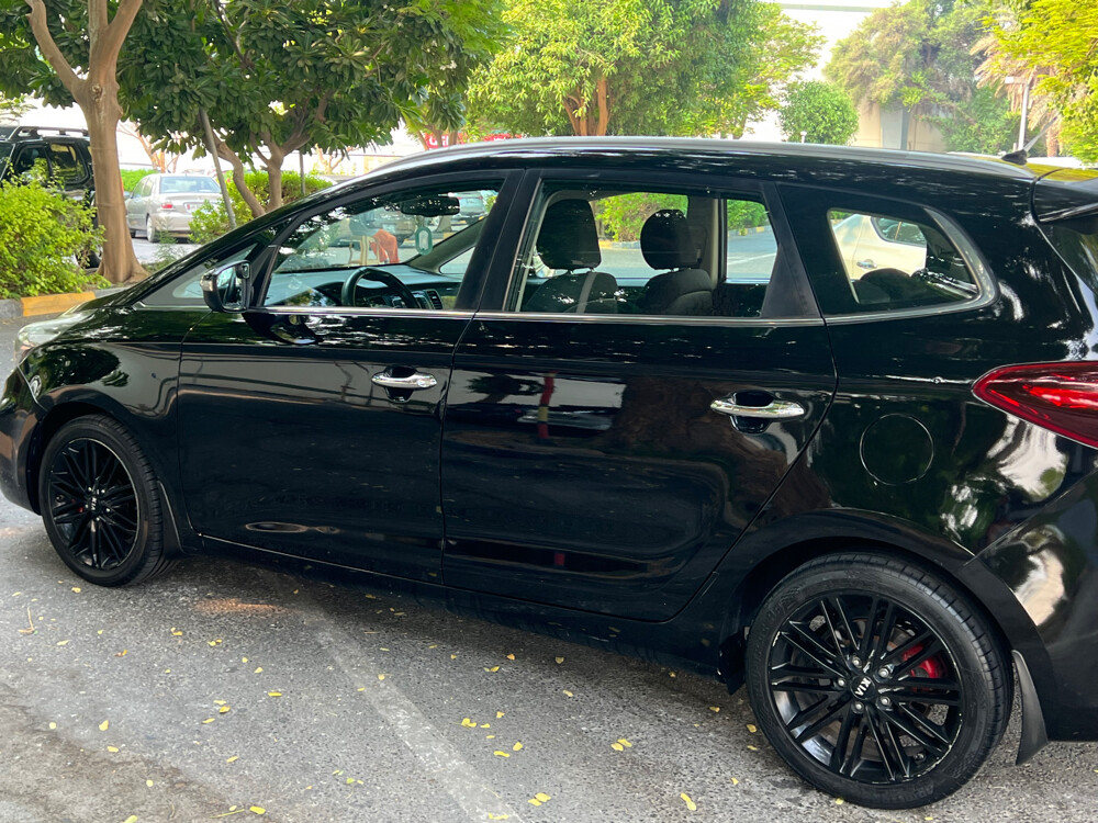 Kia Carens 1600 cc - 4