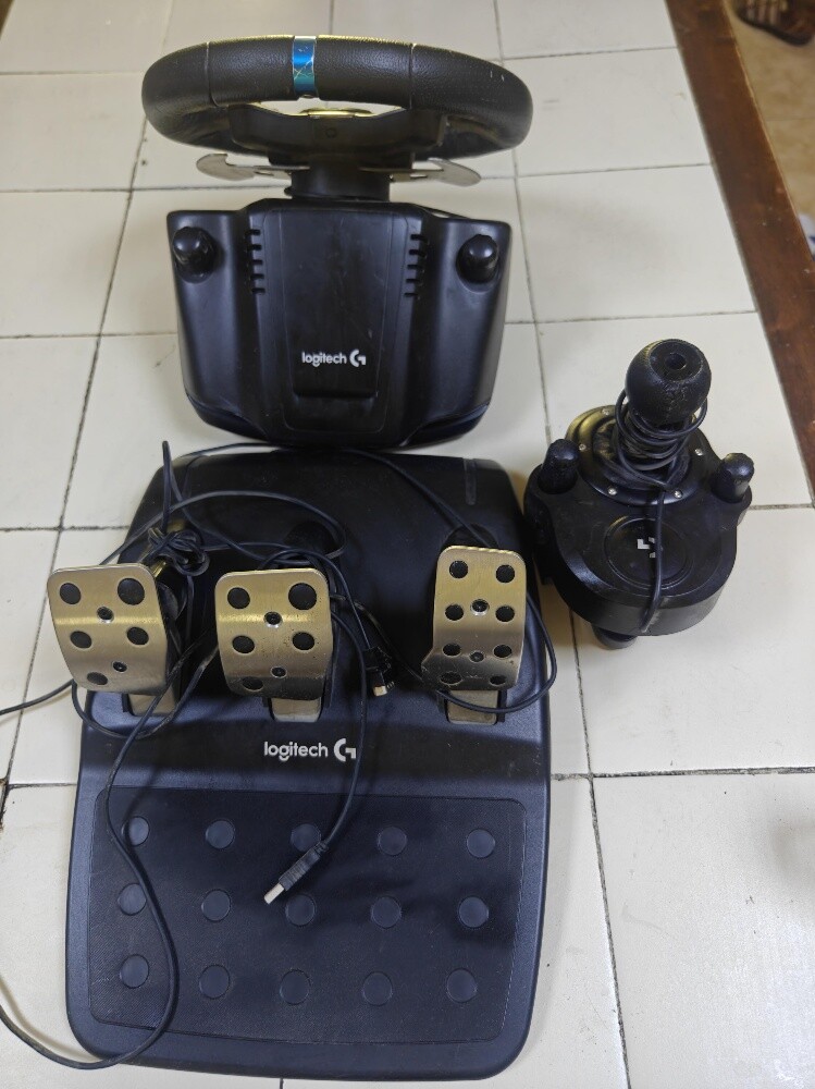 playstitation wheel gaming - 4