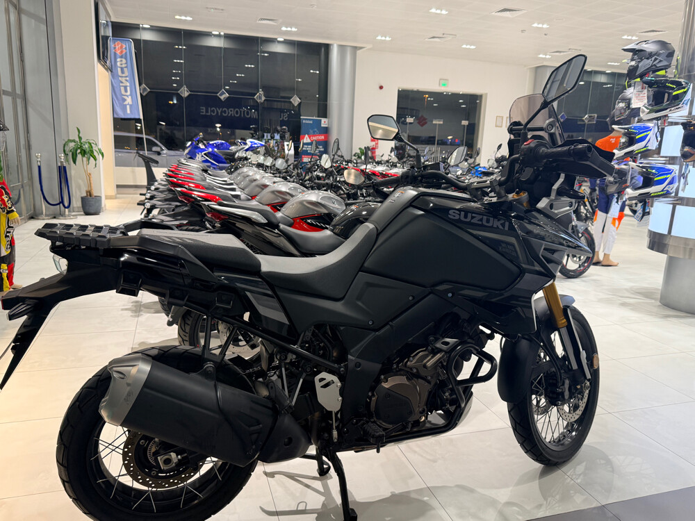 v storm 1050 like new  - 4