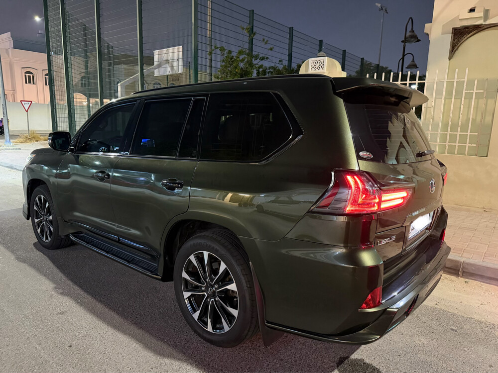 Lexus LX 570 black edition 2021 - 3