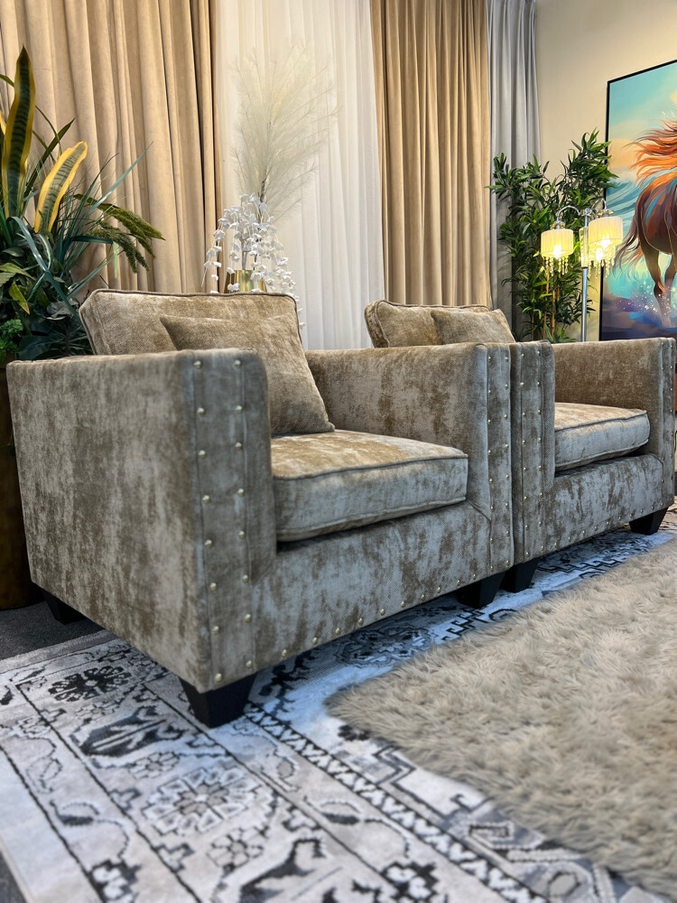 Homes r us brand 8 seater 3+3+1+1 - 4