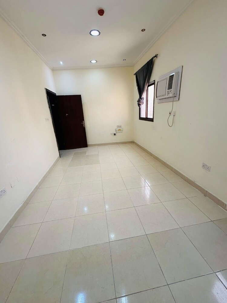 عمارة لايجار علي شارعين - 8