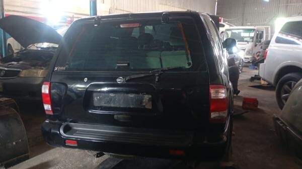 Nissan Pathfinder 2003 Scrap - 2