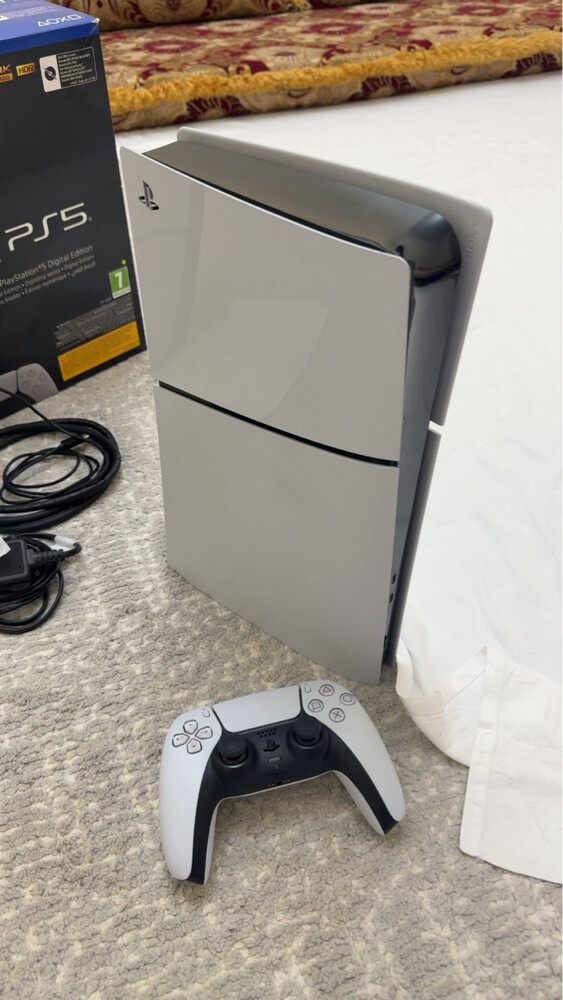 ps5 slim digital 1tb - 3