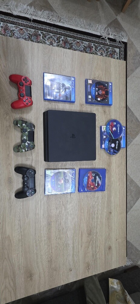 Sony PS4 Bundle - 5