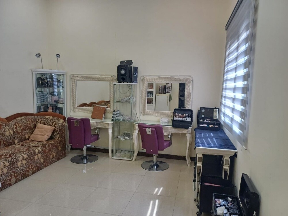 saloon for sale - 7