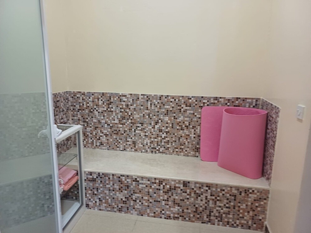 saloon for sale - 11