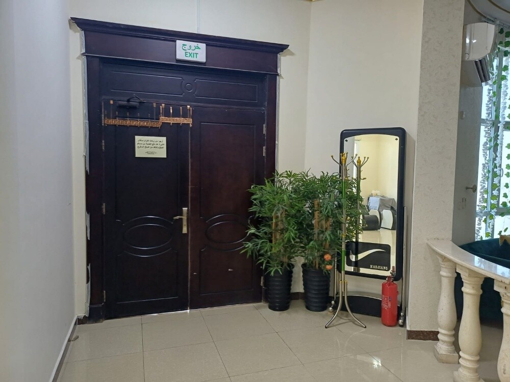 saloon for sale - 3