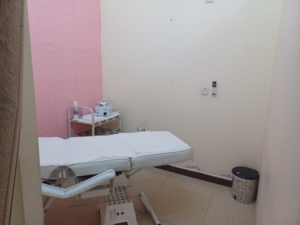 saloon for sale - 13