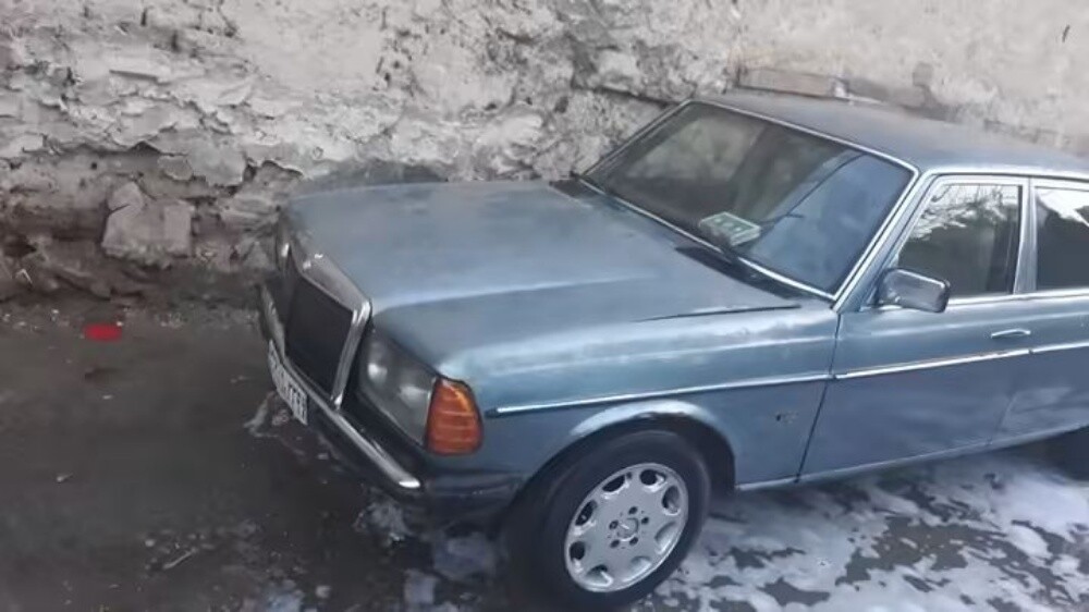 للبيع مارسيدس 200موديل 1985 - 2