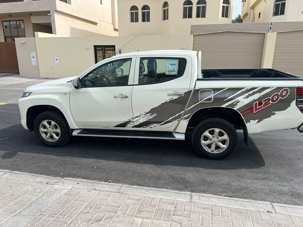 ميتسوبيشي ال200 - 3