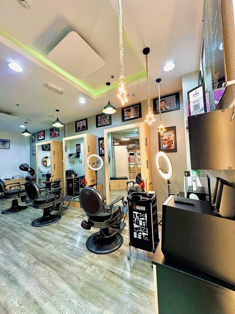 Premium Gents saloon for sale - 1