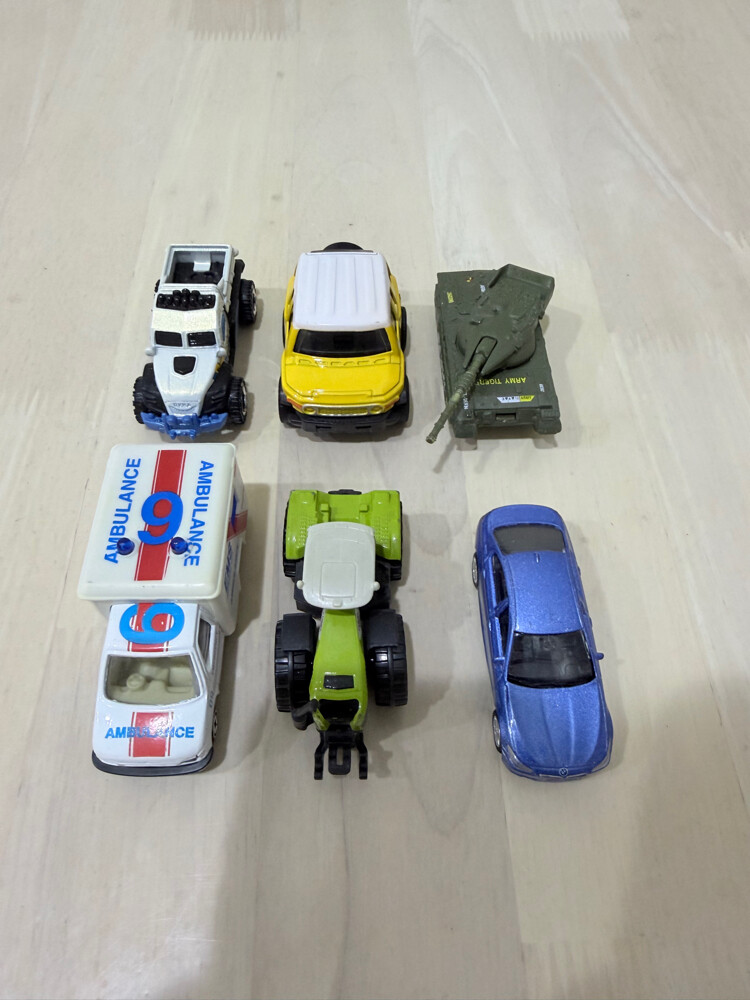 branded diecast cars new - 26