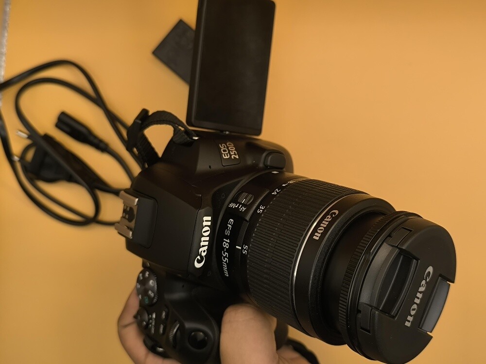 canon 250d camera with lens - 4