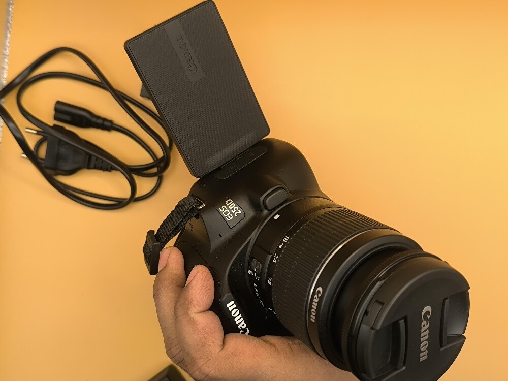 canon 250d camera with lens - 7
