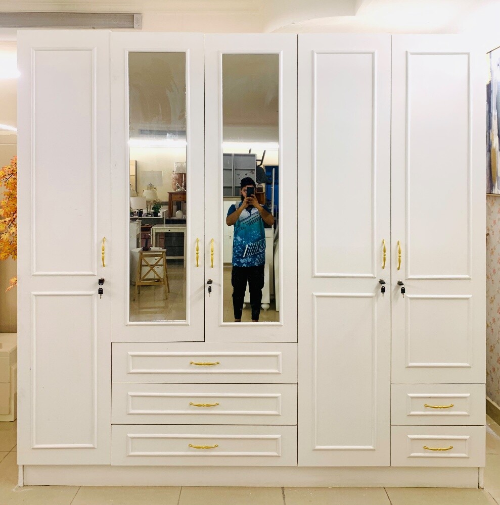 HOME CENTER KING BEDROOM SET. - 8