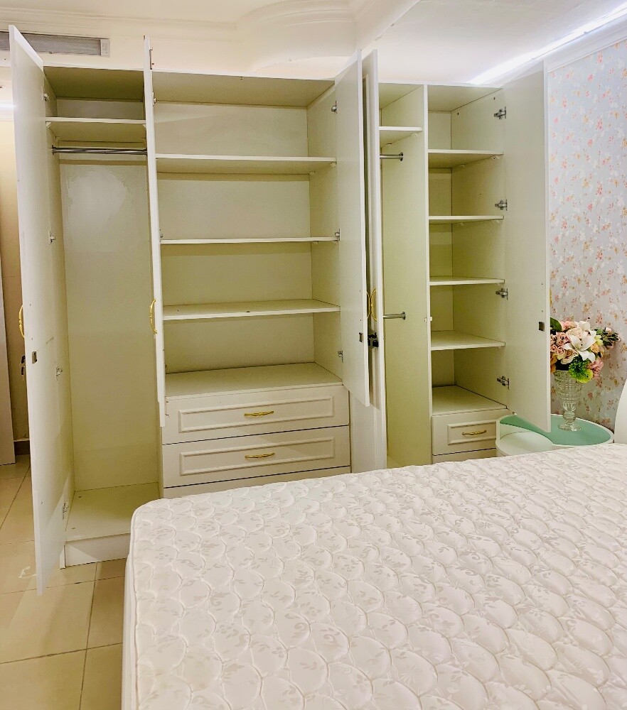 HOME CENTER KING BEDROOM SET. - 5
