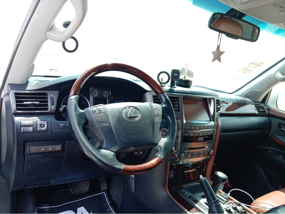 LX570 - 6