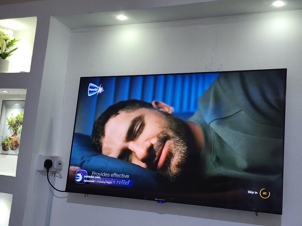 50 smart tv same like new - 3