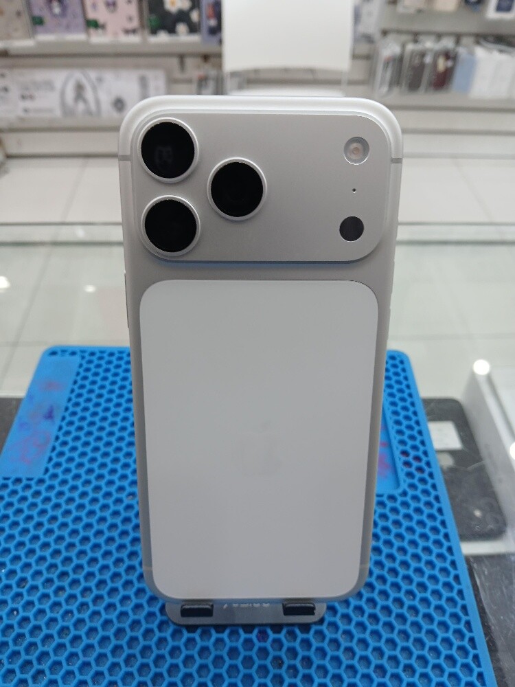 iPhone 17 Pro max - 1