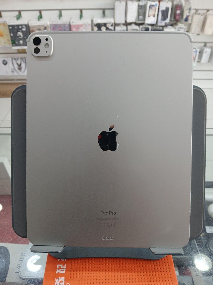 IPad Pro 13-M5 - 1
