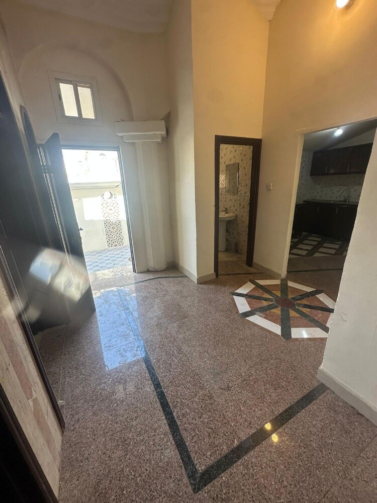 شقة مع حوش خاص ومدخل خاص - 3
