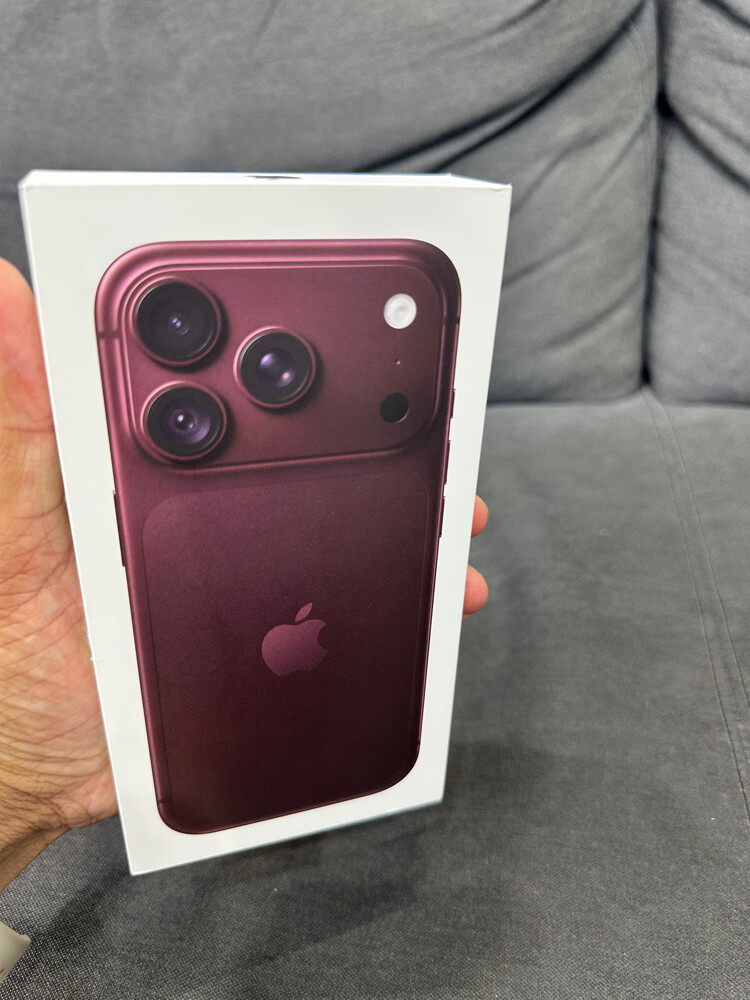 IPhone 18 Pro 256gb Burgundy - 1