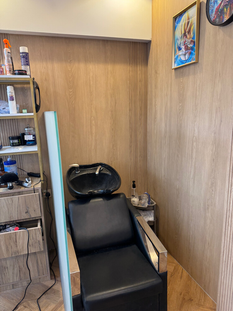 mens saloon for sale - 4