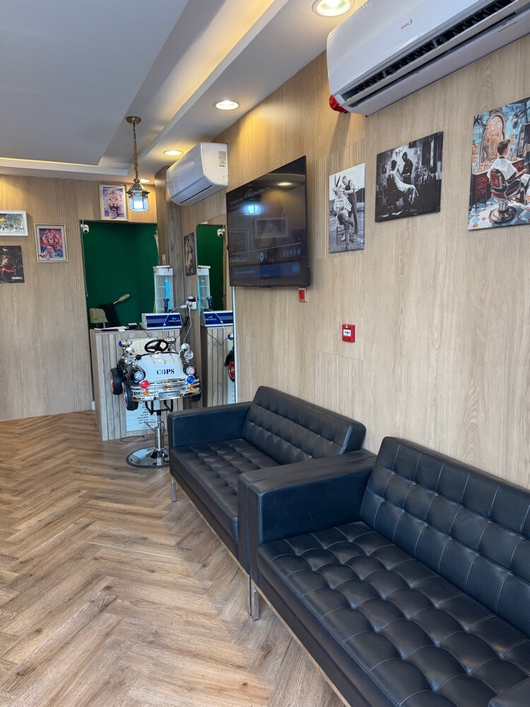 mens saloon for sale - 3