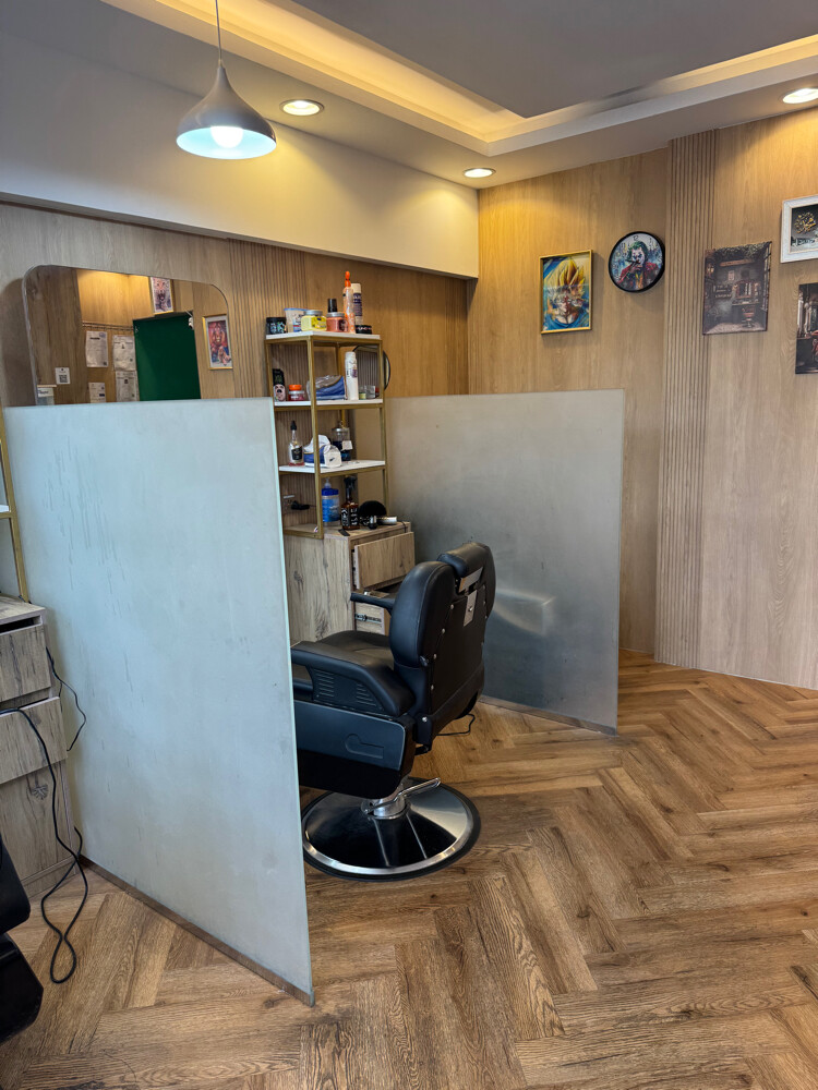 mens saloon for sale - 5