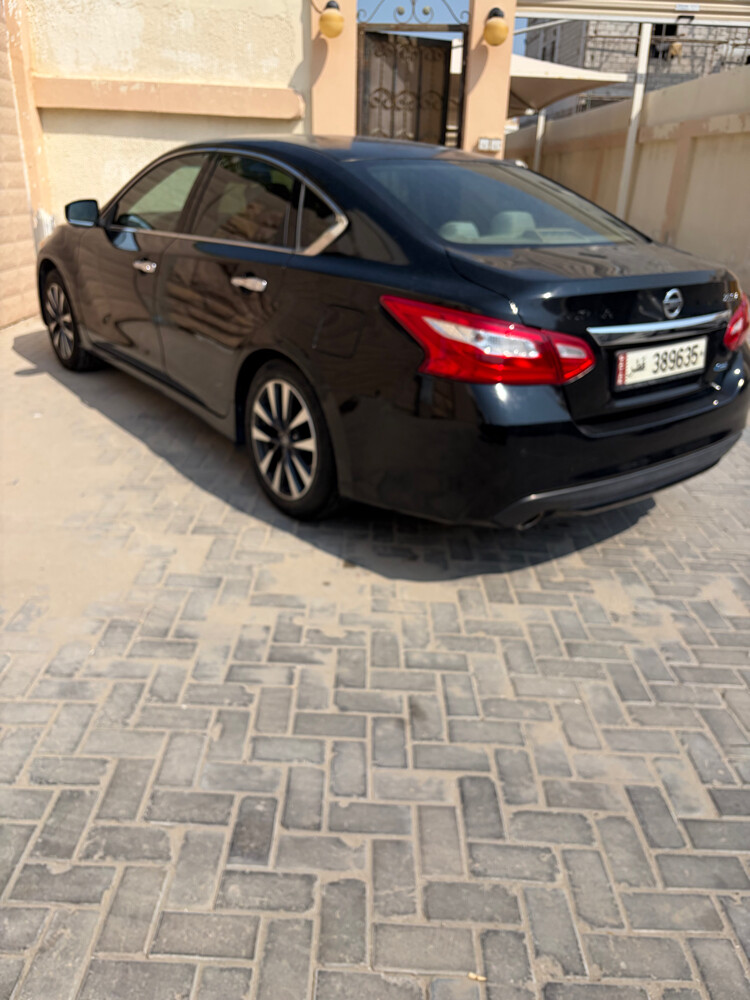 Nissan Altima - 2