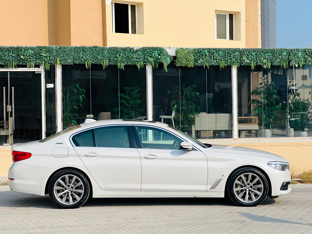 BMW 5-SERIES 2019 LIKE NEW - 7
