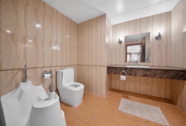 Spacious 2 BR Stunning Marina VieW - 10