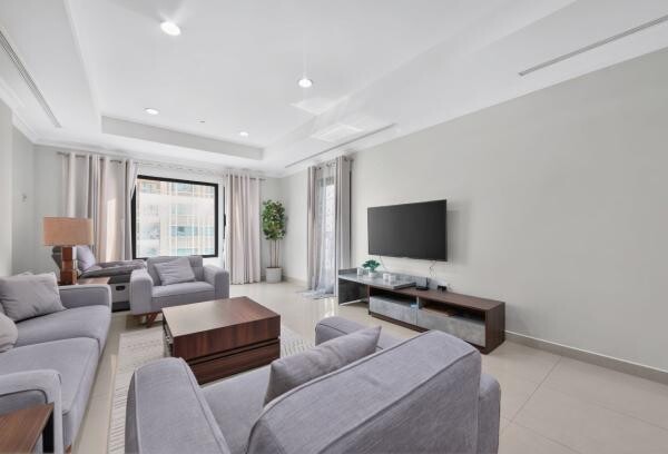 Spacious 2 BR Stunning Marina VieW - 4