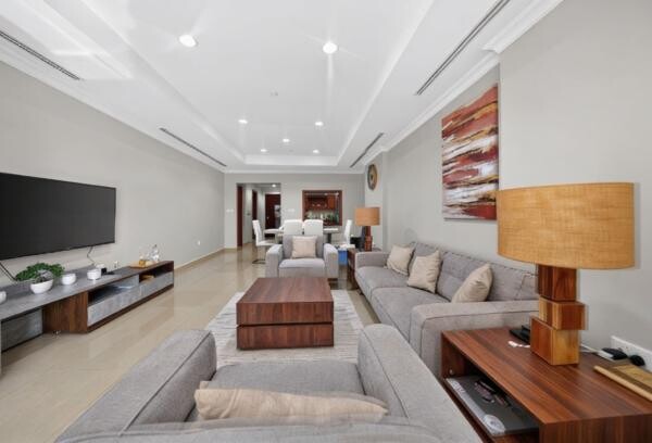Spacious 2 BR Stunning Marina VieW - 3