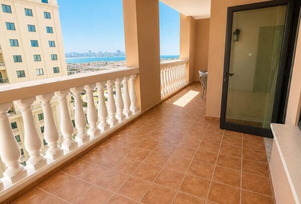 Spacious 2 BR Stunning Marina VieW - 2