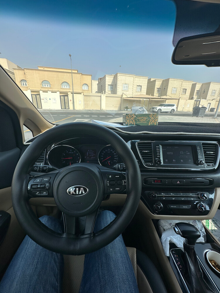 كيا كرنفال - 2