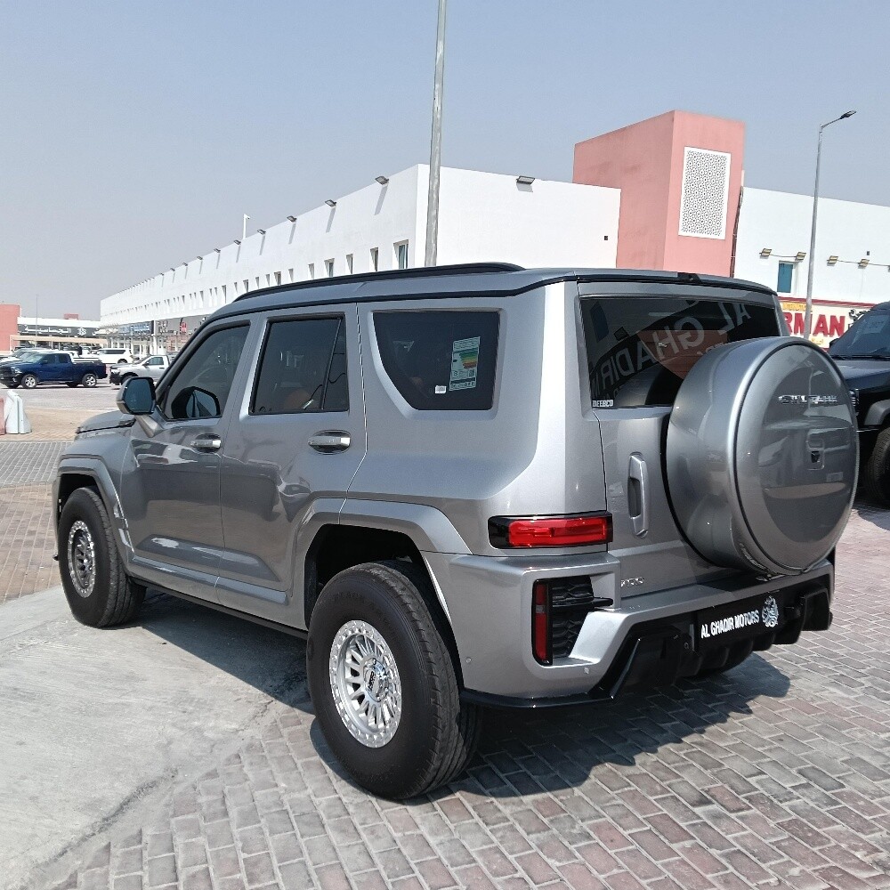 تانك 700 فضي 2026 - 4