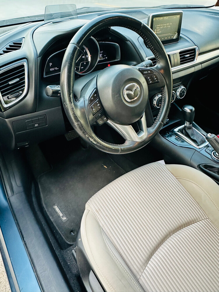 MAZDA 3 - 8