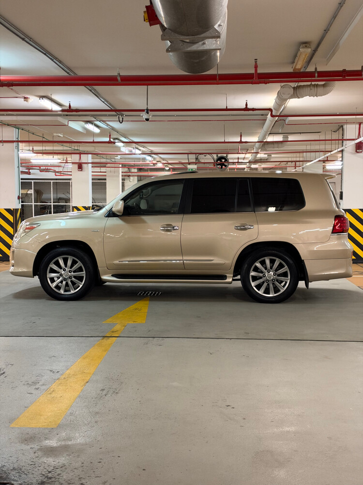 2011 Lexus LX570 ( Full wakala ) - 1