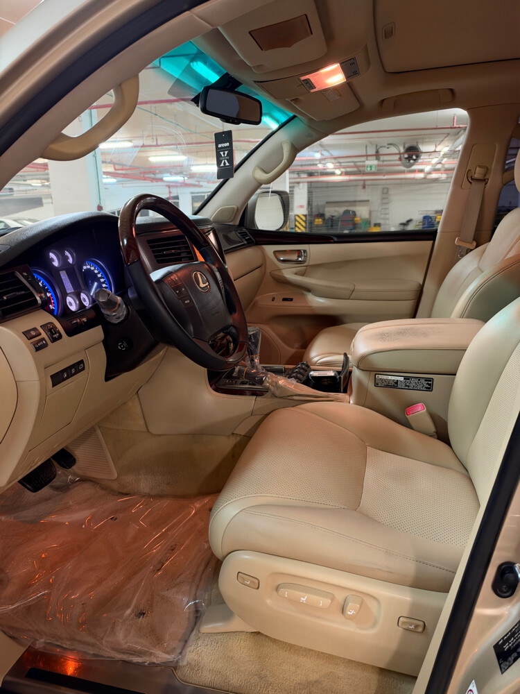 2011 Lexus LX570 ( Full wakala ) - 11